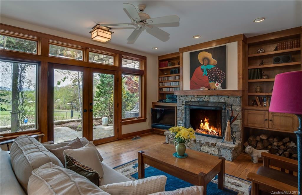 704 Hawks Landing - Photo 9