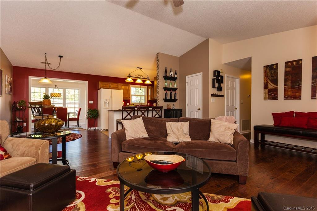 1011 Thorncrest Drive - Photo 6