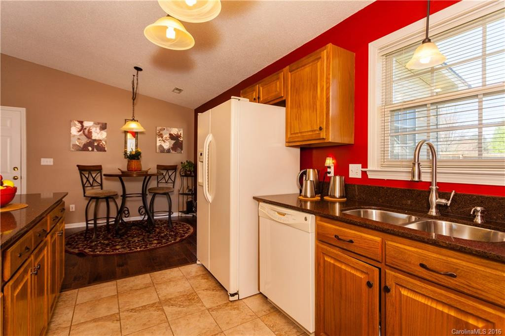 1011 Thorncrest Drive - Photo 8