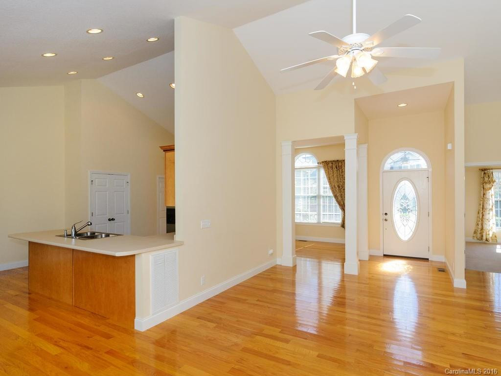 20 Driftstone Circle - Photo 4