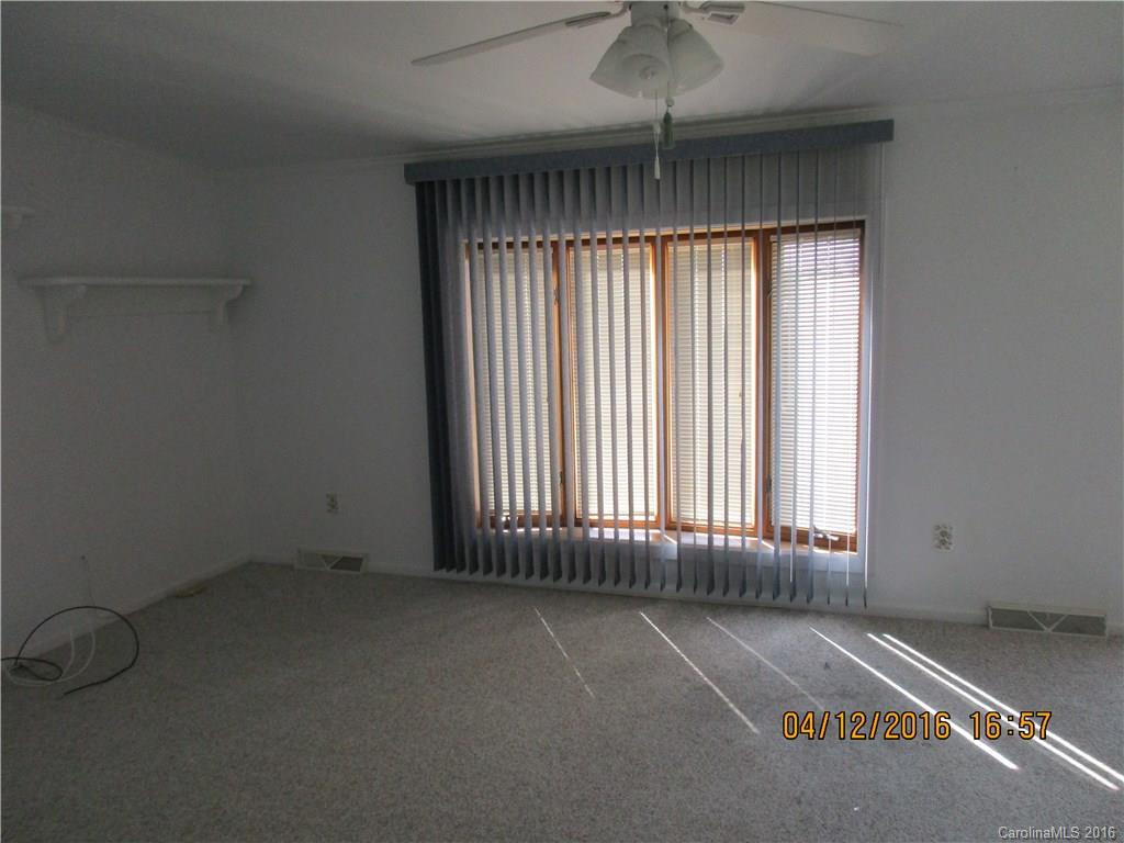 7 Howard Lane - Photo 11