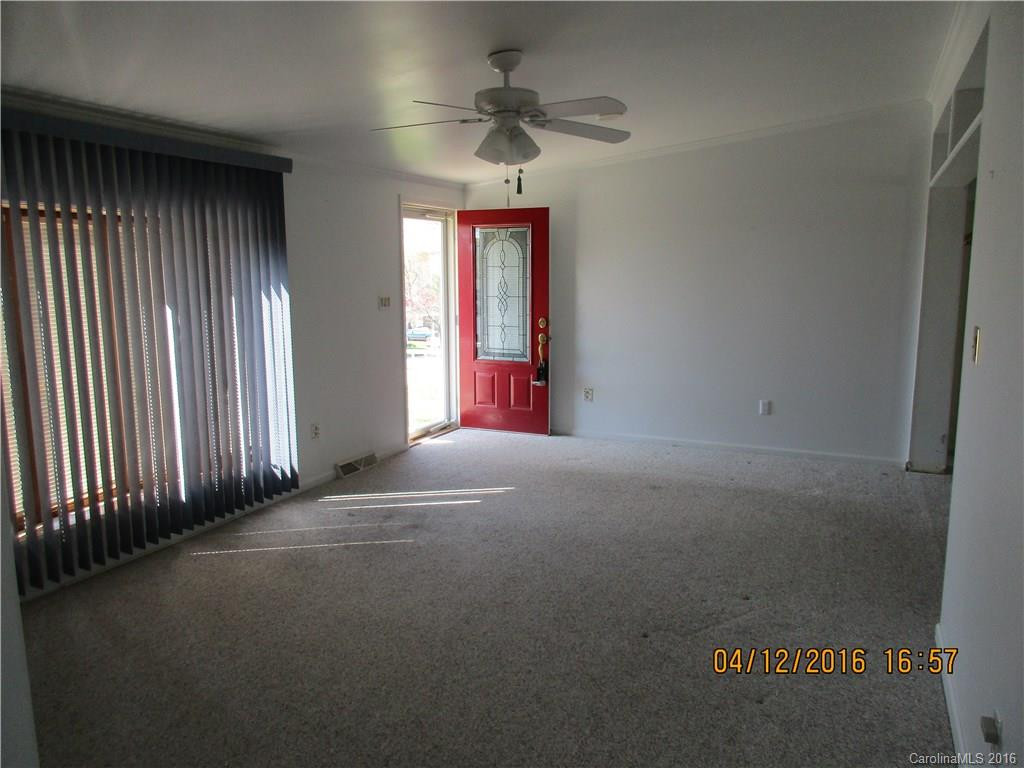 7 Howard Lane - Photo 12