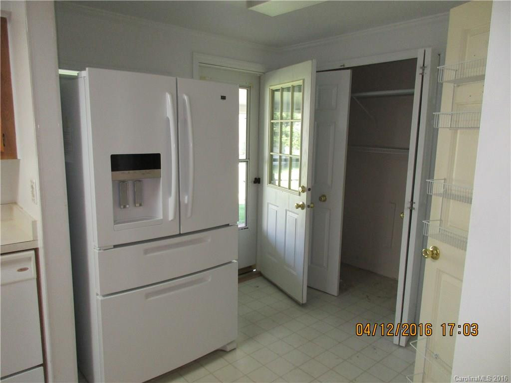 7 Howard Lane - Photo 16