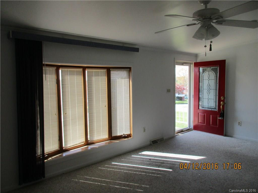 7 Howard Lane - Photo 19