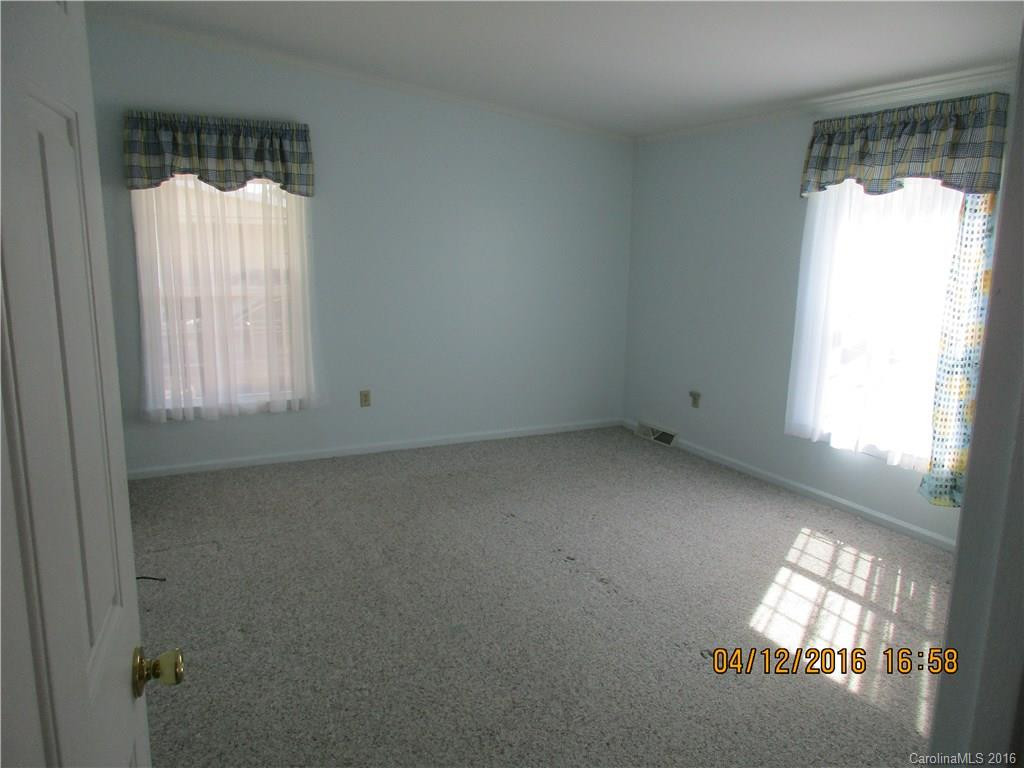 7 Howard Lane - Photo 21
