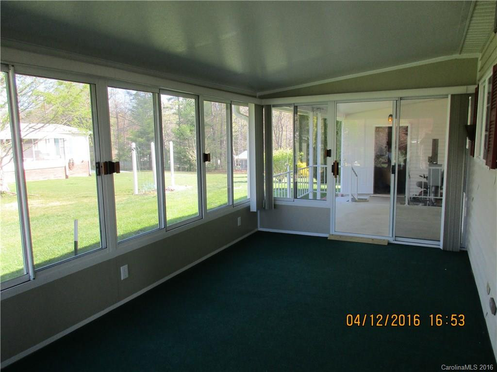 7 Howard Lane - Photo 8