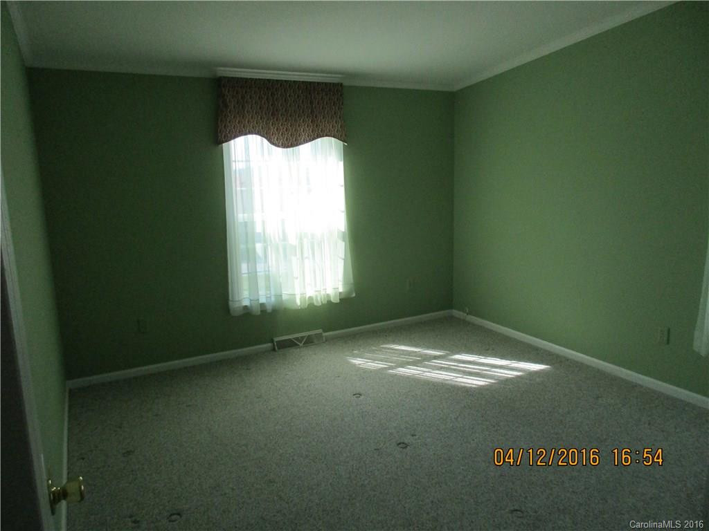 7 Howard Lane - Photo 9