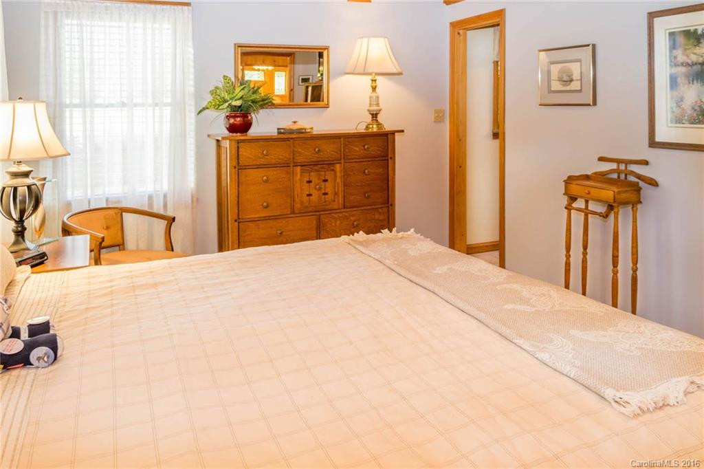 1011 Old Hemlock Court - Photo 11