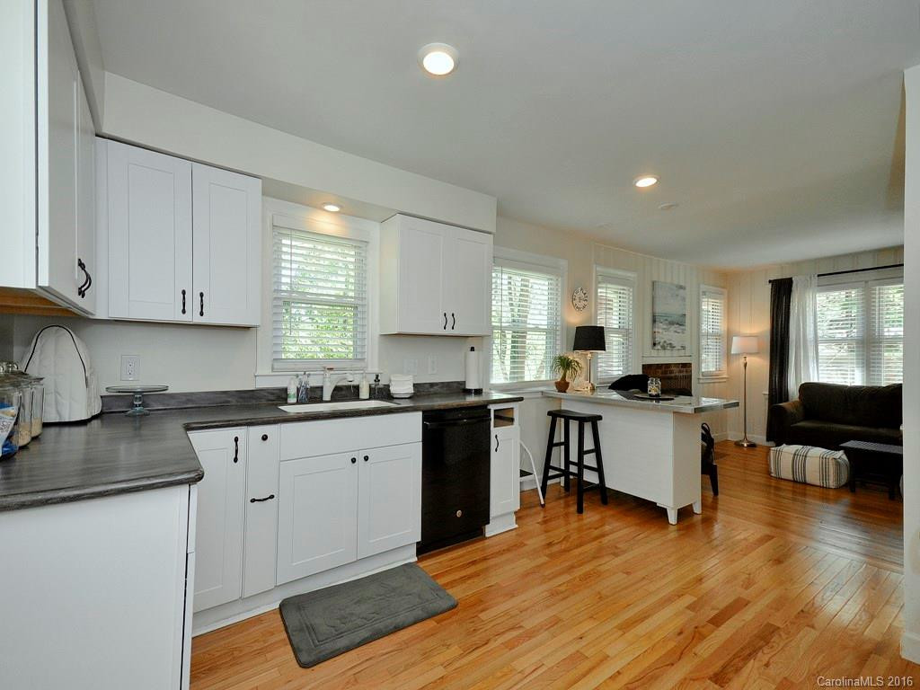 226 Beverly Road - Photo 3