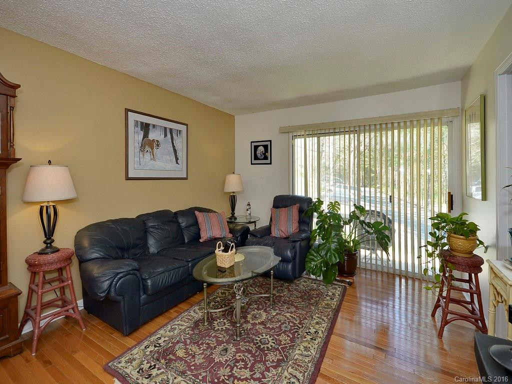 137 Colony Drive - Photo 3