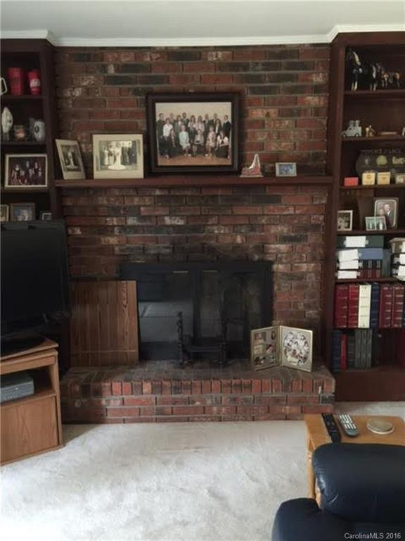 650 Country Club Drive - Photo 3