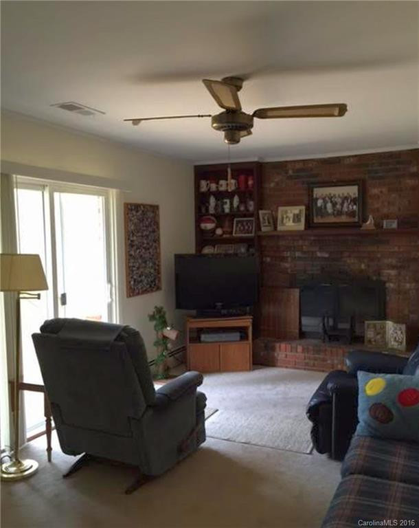 650 Country Club Drive - Photo 4