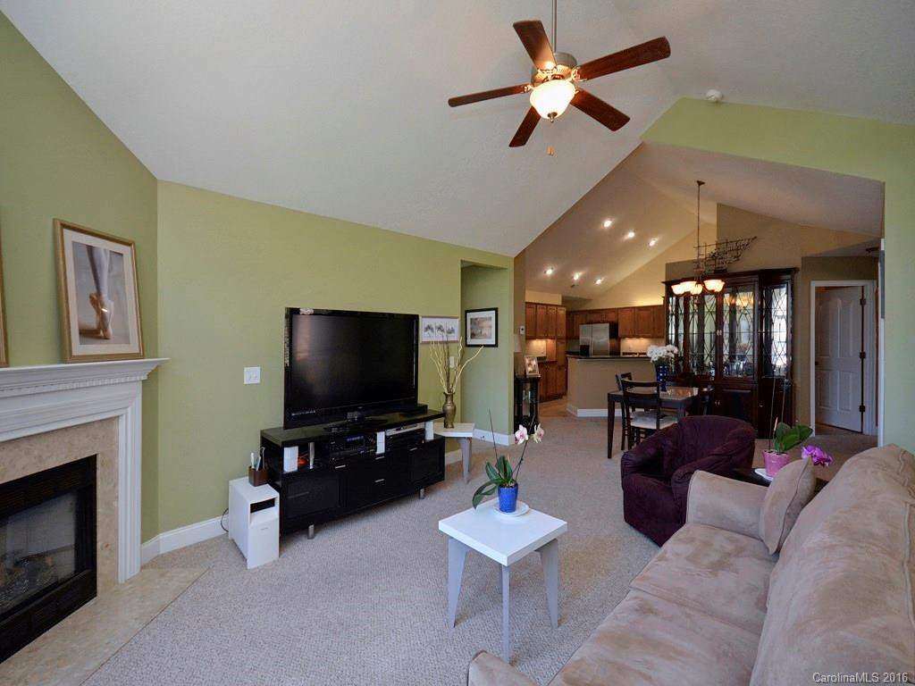 60 Mountain Meadow Circle #E2 - Photo 5