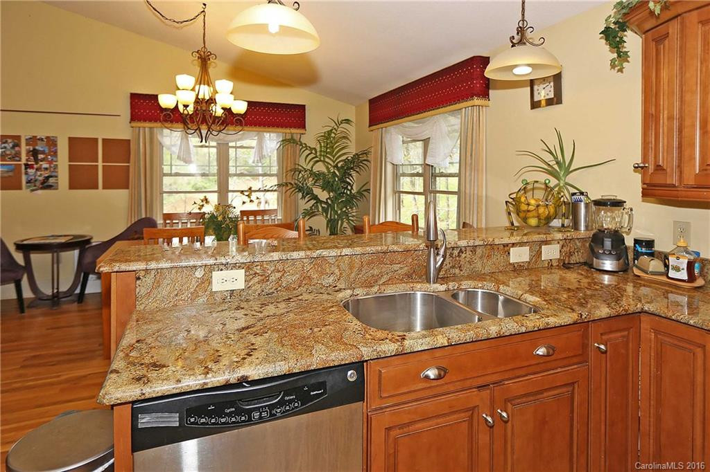 81 Dazzling Brook Lane - Photo 5