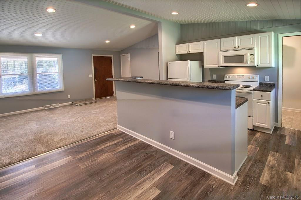 127 Belmont Drive - Photo 4