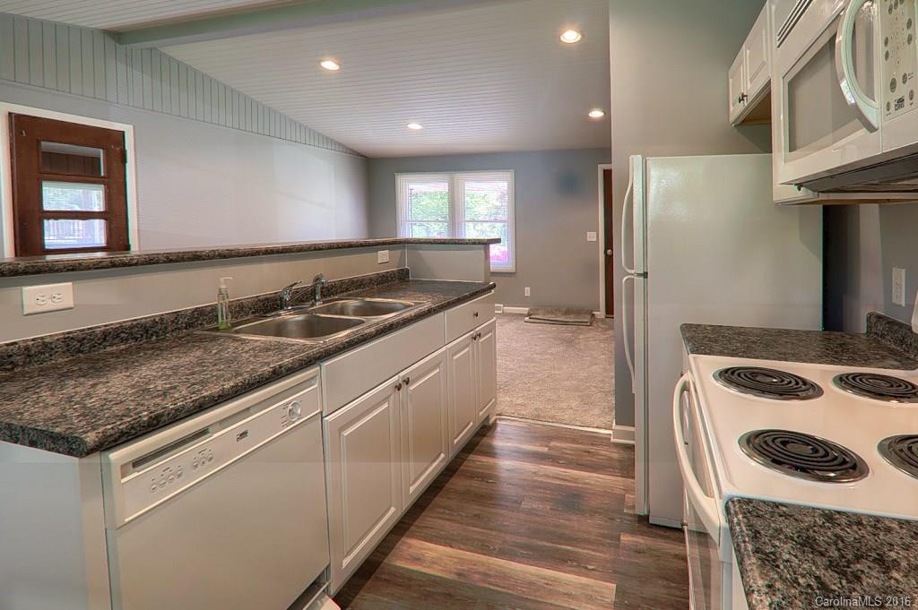 127 Belmont Drive - Photo 7