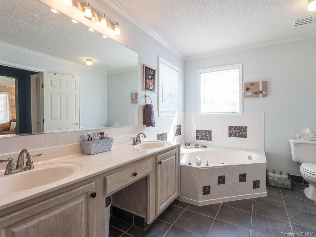 37 Upper Moffitt Road - Photo 18
