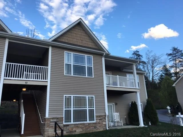 10 Northbrook Place #D