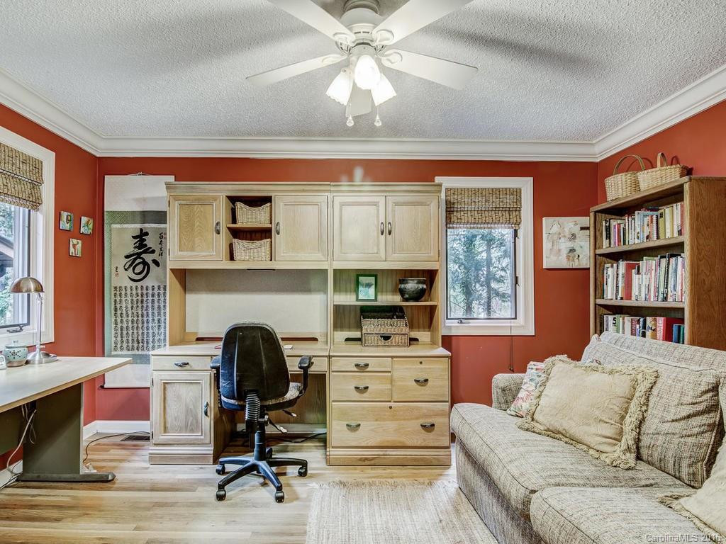 511 Woodfield Drive - Photo 3