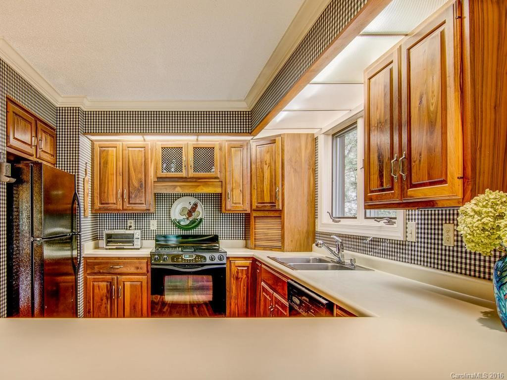 511 Woodfield Drive - Photo 9