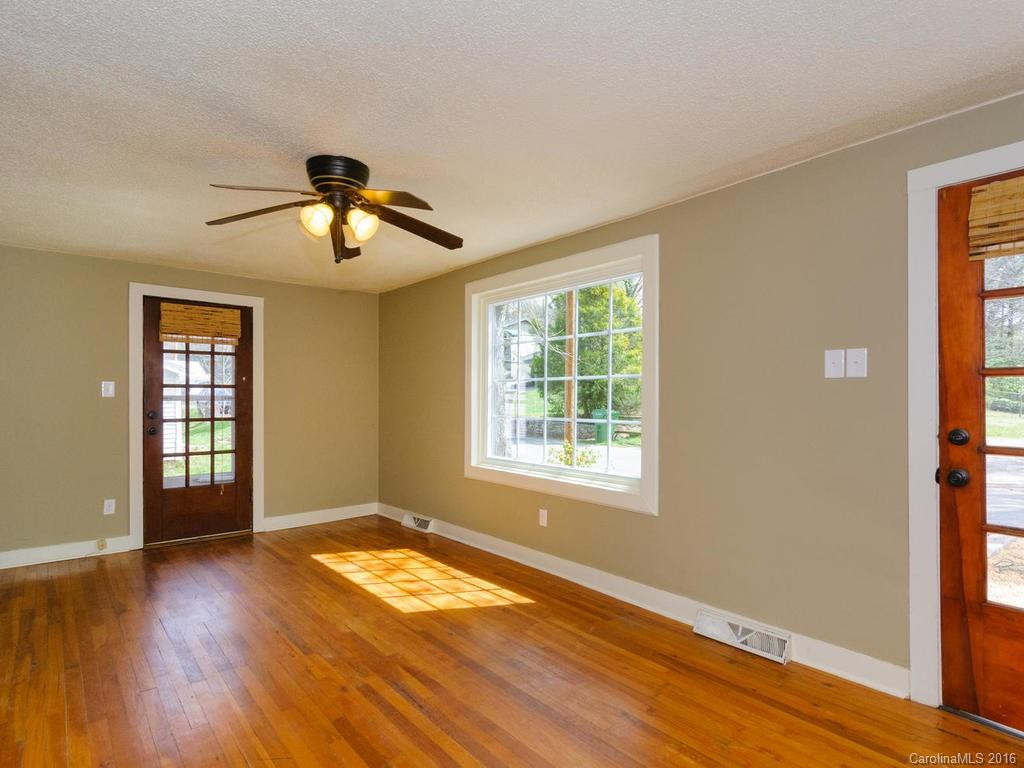 21 Main Street - Photo 4