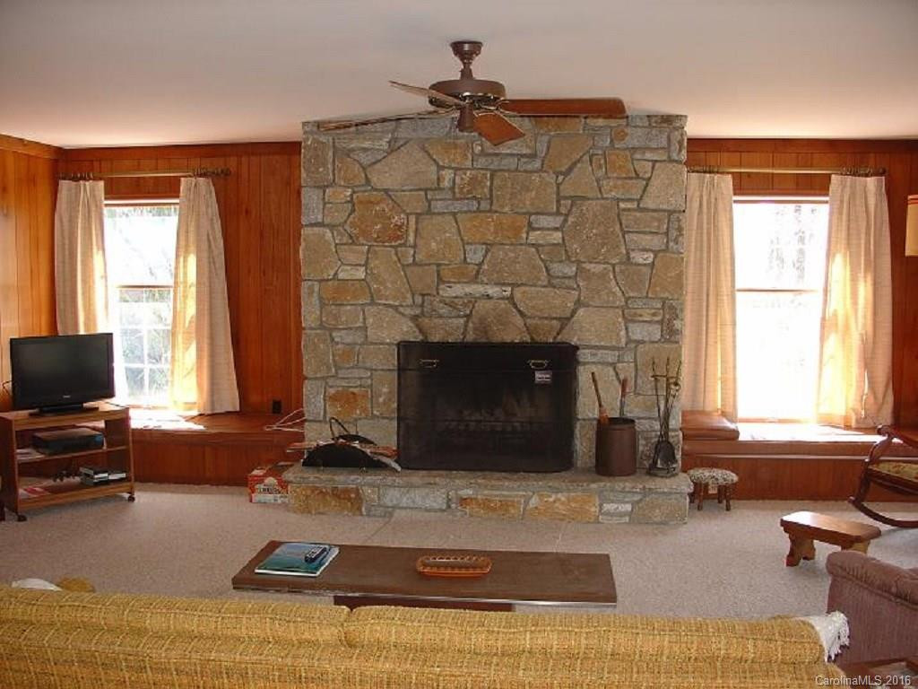 1068 East Shore Drive - Photo 3