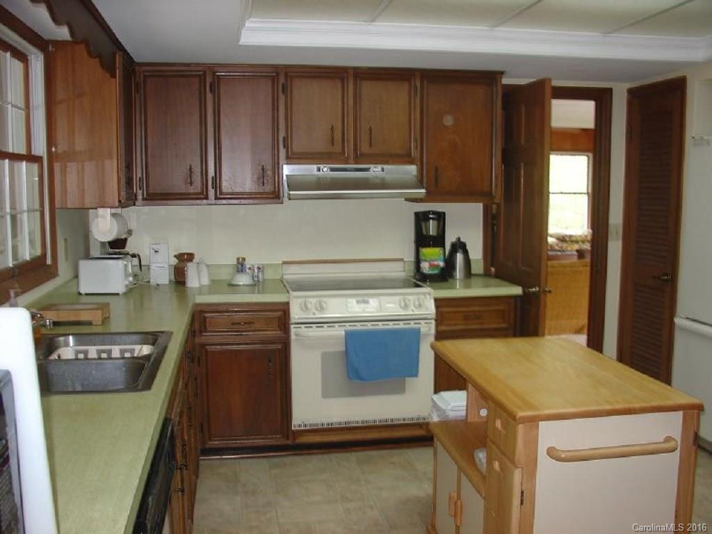 1068 East Shore Drive - Photo 4