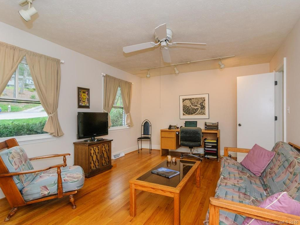 71 Woodbury Road - Photo 11