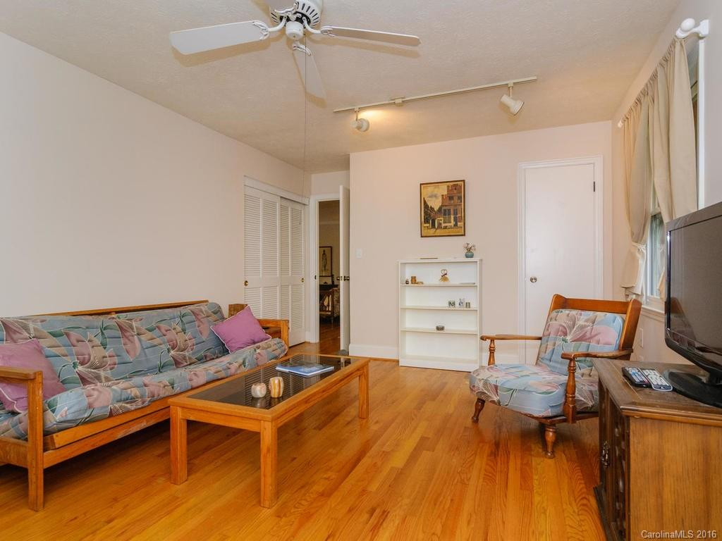 71 Woodbury Road - Photo 12