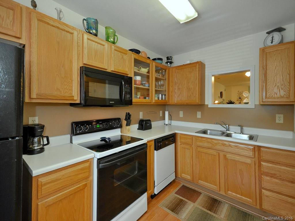 210 Carrington Place #B - Photo 4