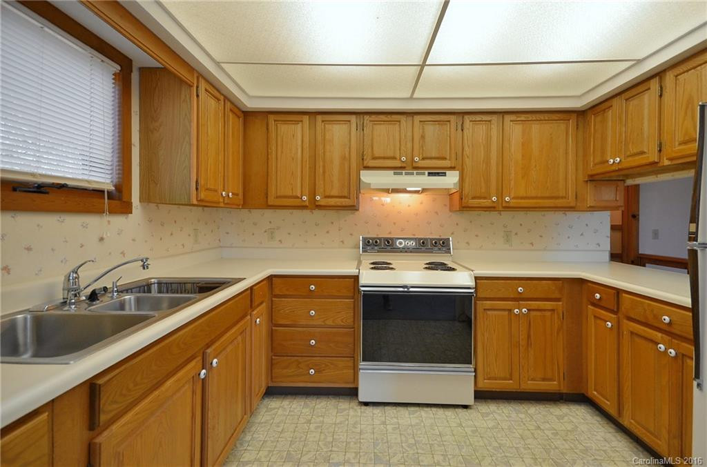 251 Countryside Drive - Photo 4