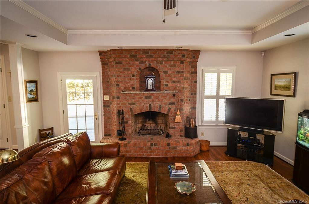 4 Silverstone Drive - Photo 11