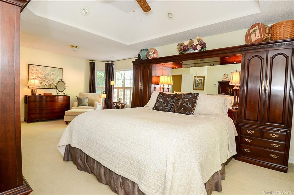 4 Silverstone Drive - Photo 12