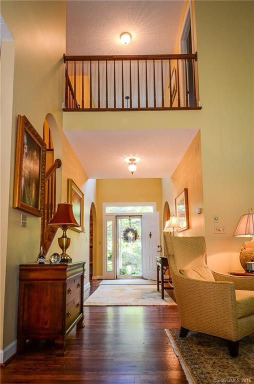 4 Silverstone Drive - Photo 3