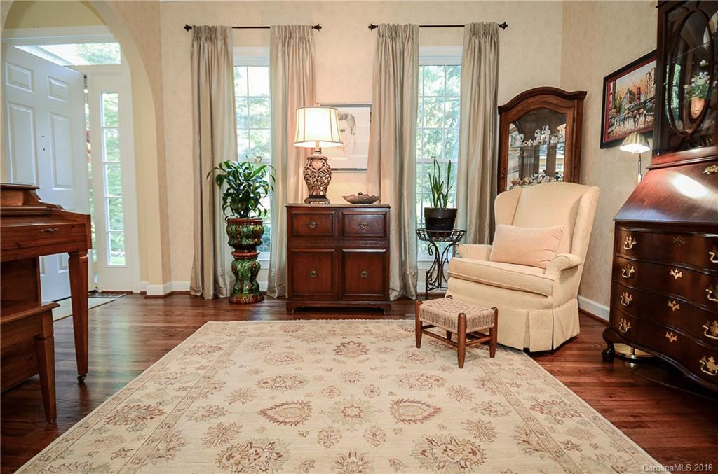 4 Silverstone Drive - Photo 5