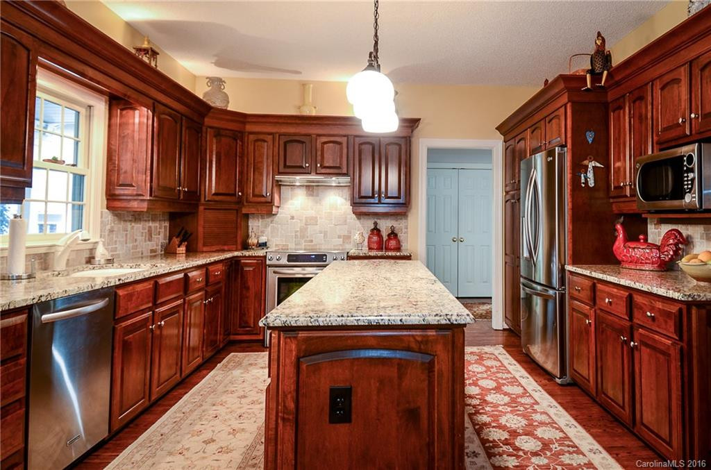 4 Silverstone Drive - Photo 7