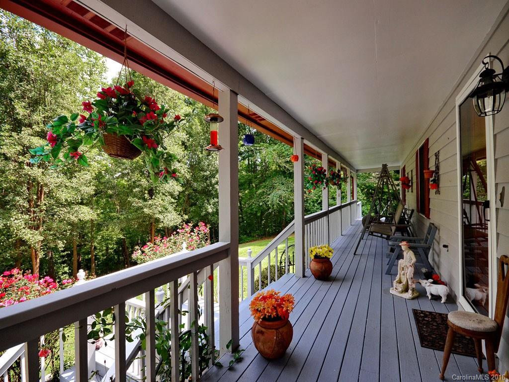 172 Lees Creek Road - Photo 2