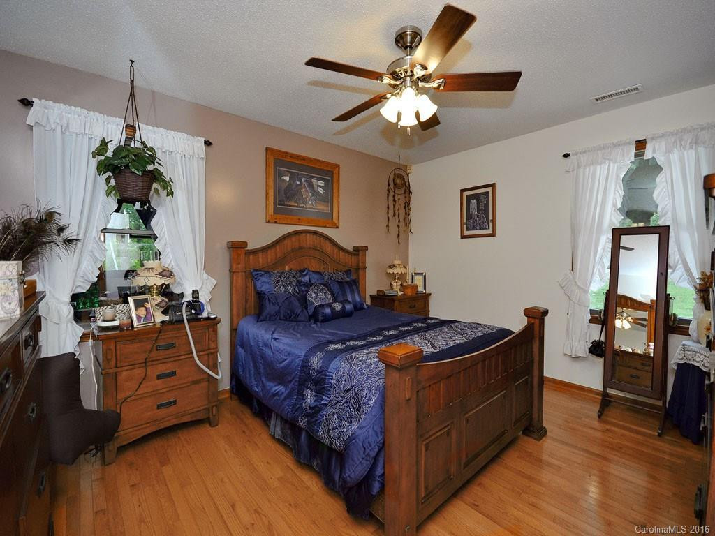 172 Lees Creek Road - Photo 11