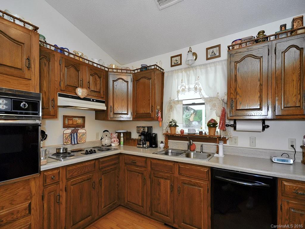 172 Lees Creek Road - Photo 7