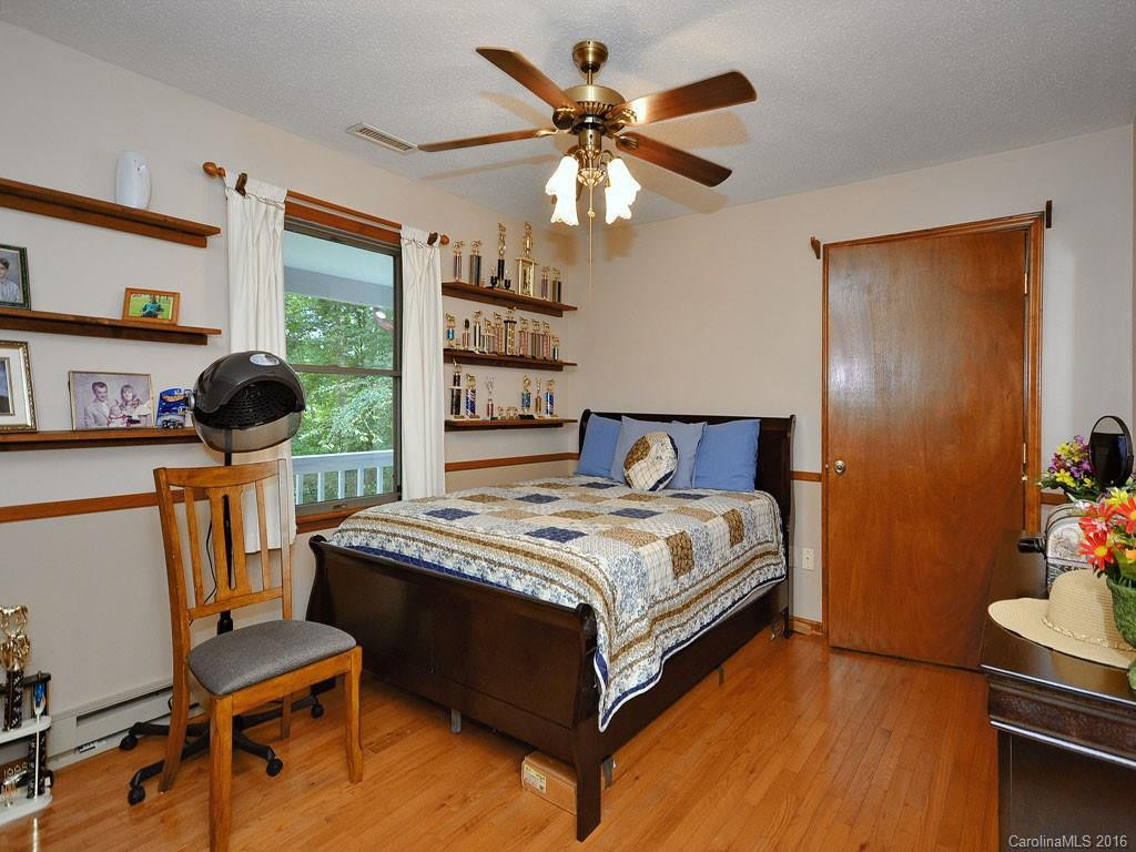 172 Lees Creek Road - Photo 10