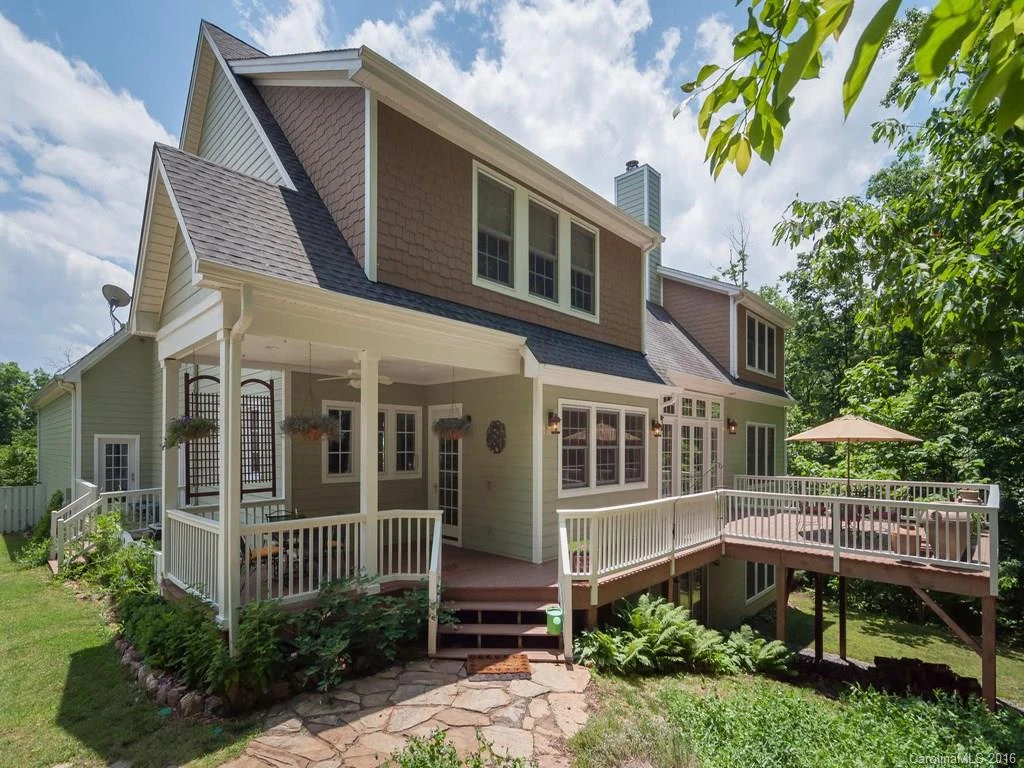 1910 Bearberry Lane