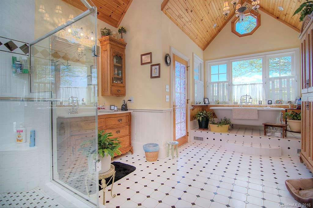 562 Glover Road - Photo 12