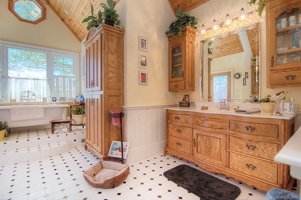562 Glover Road - Photo 13