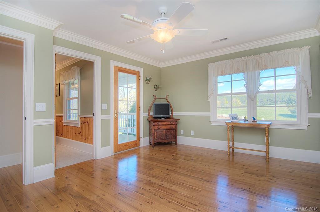 562 Glover Road - Photo 16