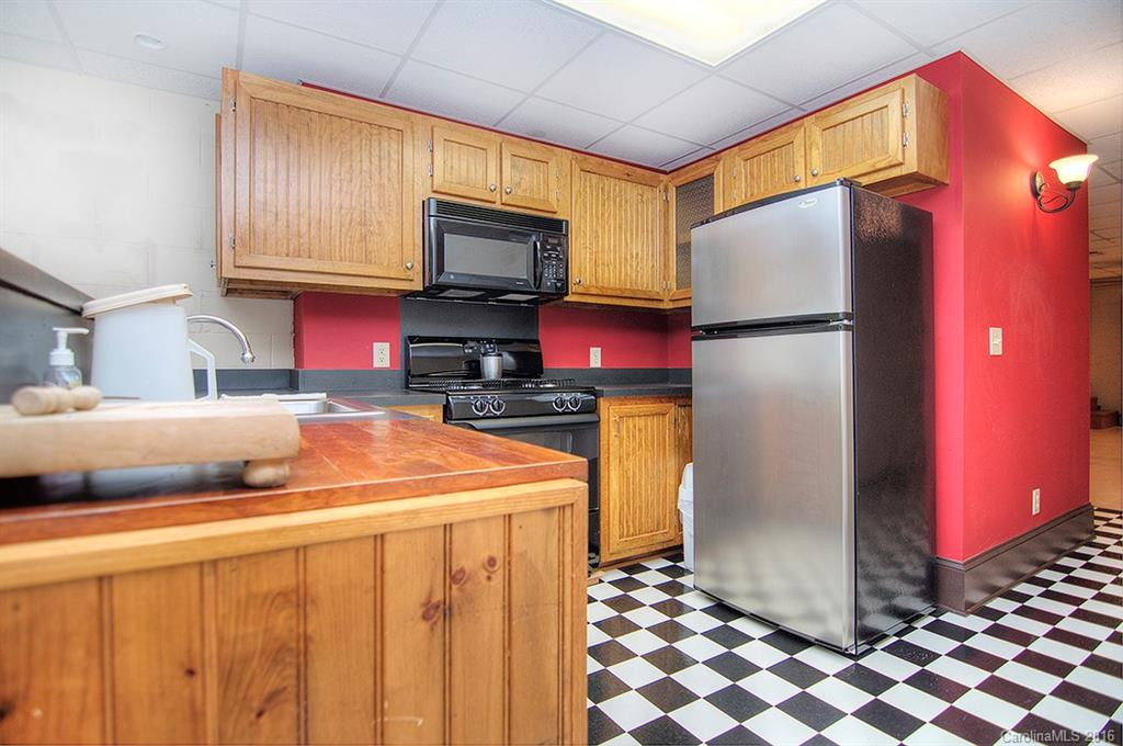 562 Glover Road - Photo 18