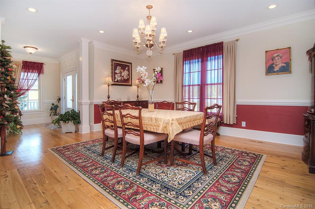 562 Glover Road - Photo 5