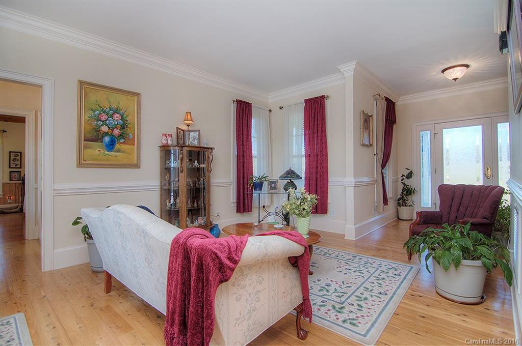 562 Glover Road - Photo 6
