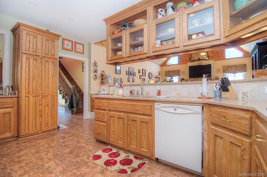 562 Glover Road - Photo 8