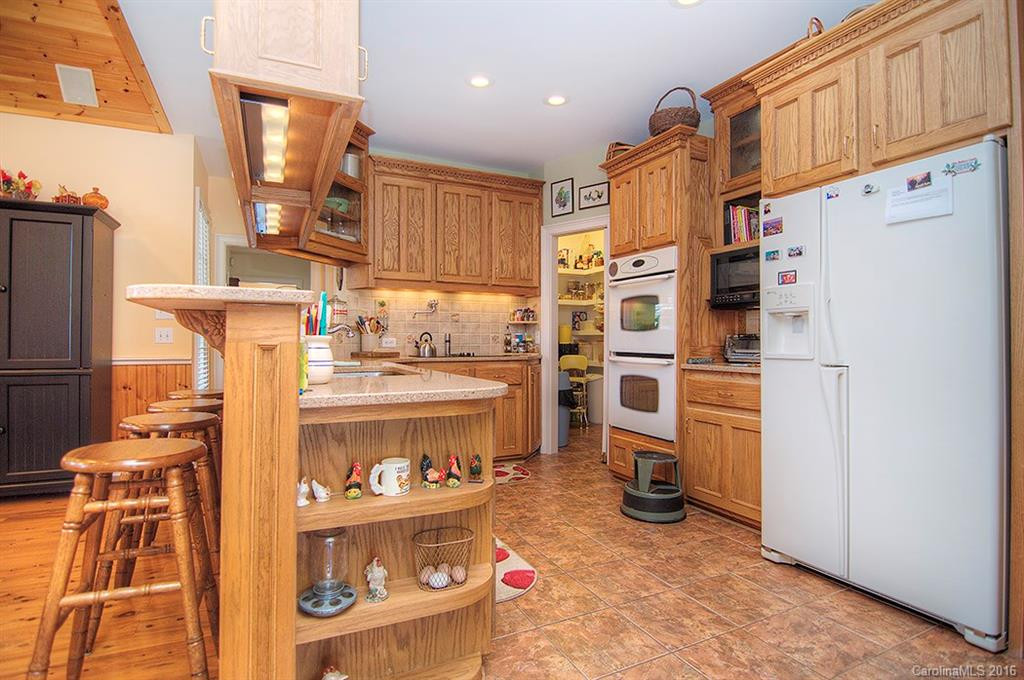 562 Glover Road - Photo 9