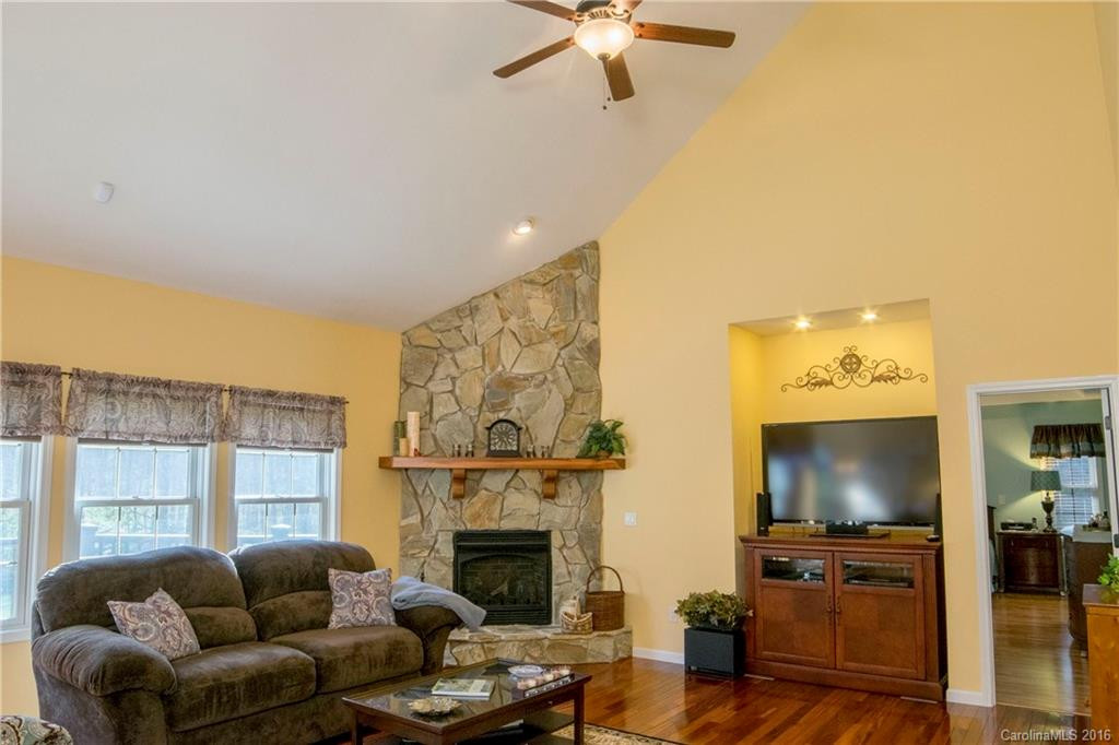 410 Stepping Stone Lane - Photo 8